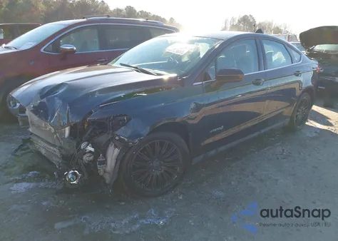 2015 Ford Fusion Hybrid S z USA, uszkodzony, nr VIN 3FA6P0UU4FR132583